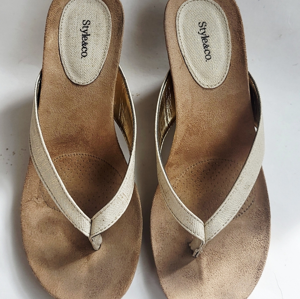 Style & Co Chicklet Natural Sparkle Thong Wedge Sandals - Picture 3 of 9